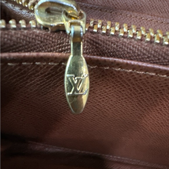 Louis Vuitton Portefeuille Sarah Brown - Picture 6 of 15